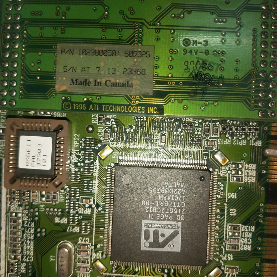 ATI TECHNOLOGIES PCI card ATI 109-37900-00 / 1023800501 509325 - Image 3 of 4