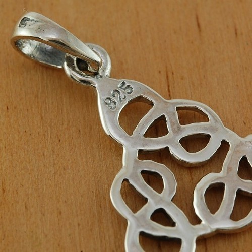 NEW Handcrafted Sterling Silver 925 Tiny Celtic Trinity Plain Pendant & Necklace - Picture 4 of 5