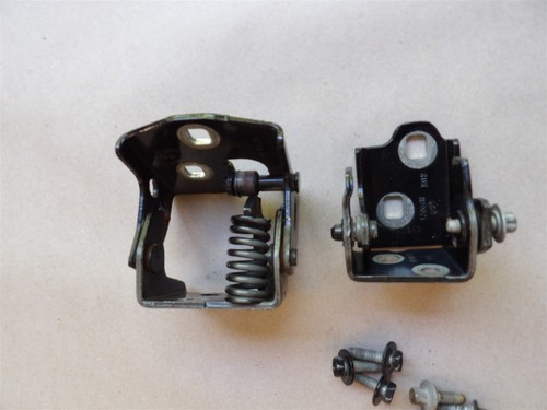 RH REAR Door Hinges UPPER LOWER 2007-2014 GMC Yukon XL Suburban OEM Black OEM - Picture 2 of 2