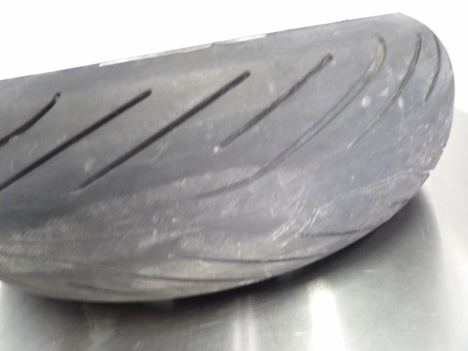 Llanta trasera 11 Triumph Street Triple 675 con rotor de freno y neumático T2010842 Foto 3 de 4