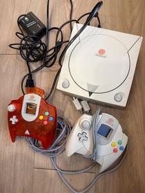 Sega Dreamcast Console Bundle With 2 Controllers VMU & Nyko Expansion TESTED