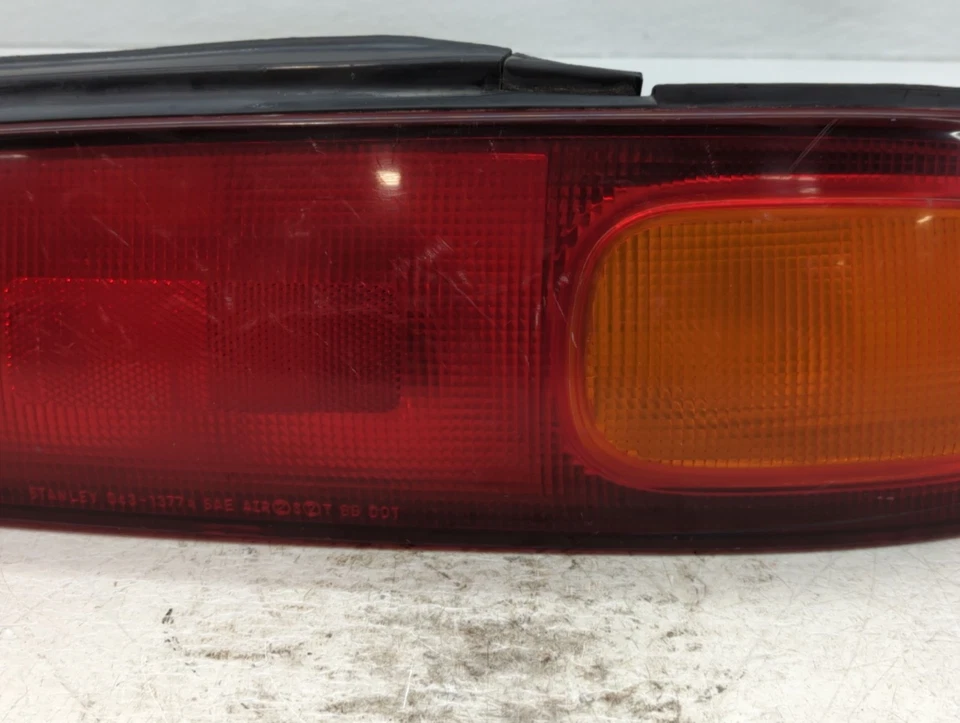 1993-1997 Mazda Mx-6 Passenger Right Side Tail Light Taillight Oem TDWQG - Image 3 of 4