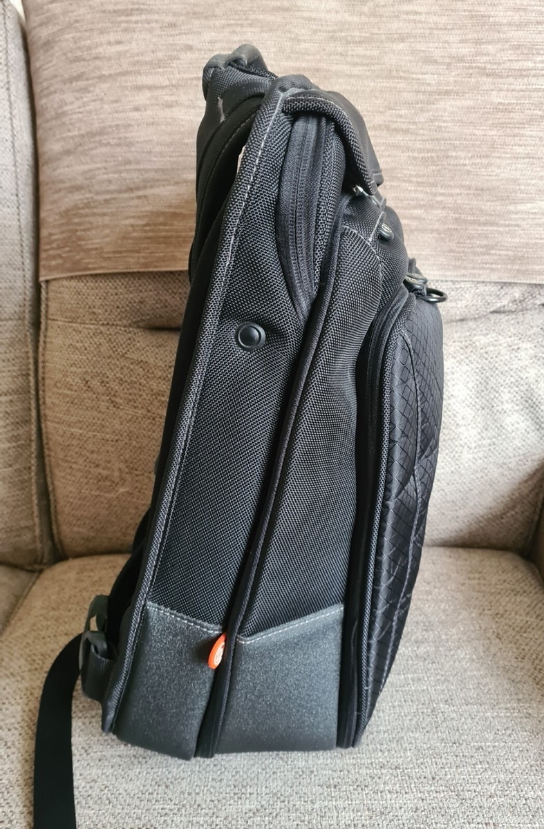 booq boa xm laptop backpack Flow 17" DSLR Booq Boa Squeeze - CNET