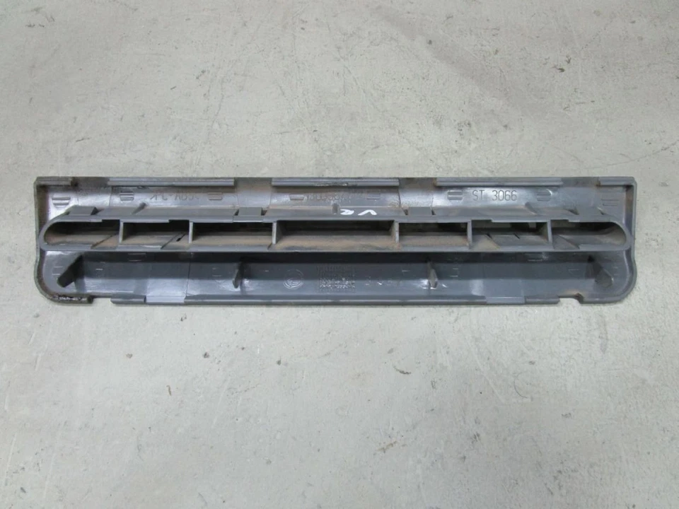 Fiat Ducato (244) 2.3 JTD Dashboard 1303964070 Right Trim - Image 2 of 4