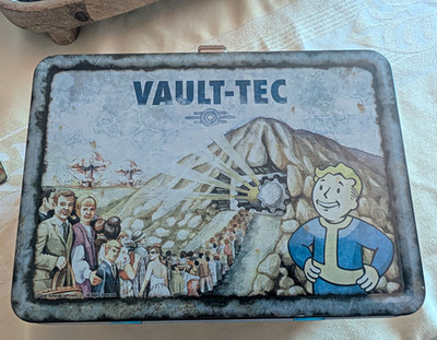 Vault-Tec Fallout 3 Collectible Metal Lunchbox with Tin Tray Insert