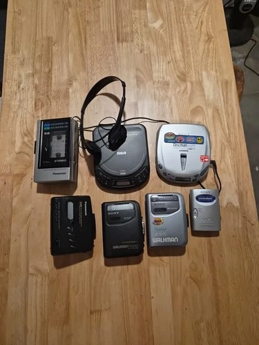 Lot 7 vtg Sony Sports Walkman Cassette Tape, Radios, Diskman