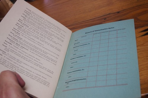 Vintage 1952 Common Childhood Diseases Metropolitan Life Insurance Company book - Picture 6 of 8