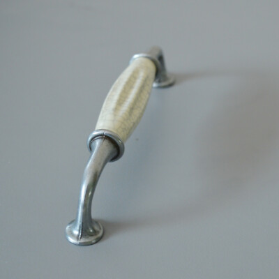 Antik schwarz Finish Porzellan Griffe Beige-krakeliert Metalfuss NEU !
