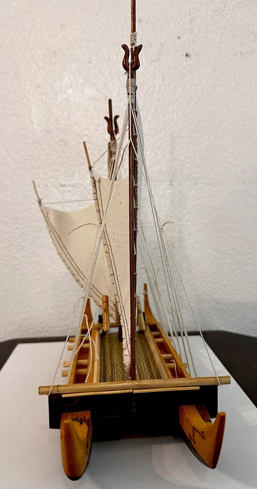 Canoa estilo Hokulea doble casco Cha'moro Ocean Going 10 pulgadas. Foto 3 de 4