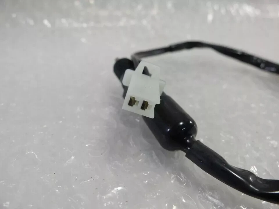 INTERRUPTOR DE LUZ DE FRENO DE PARADA PARA SUZUKI F50 FR50 FR70 FR80 MT50 O50 ZR50 RG50 Foto 4 de 4