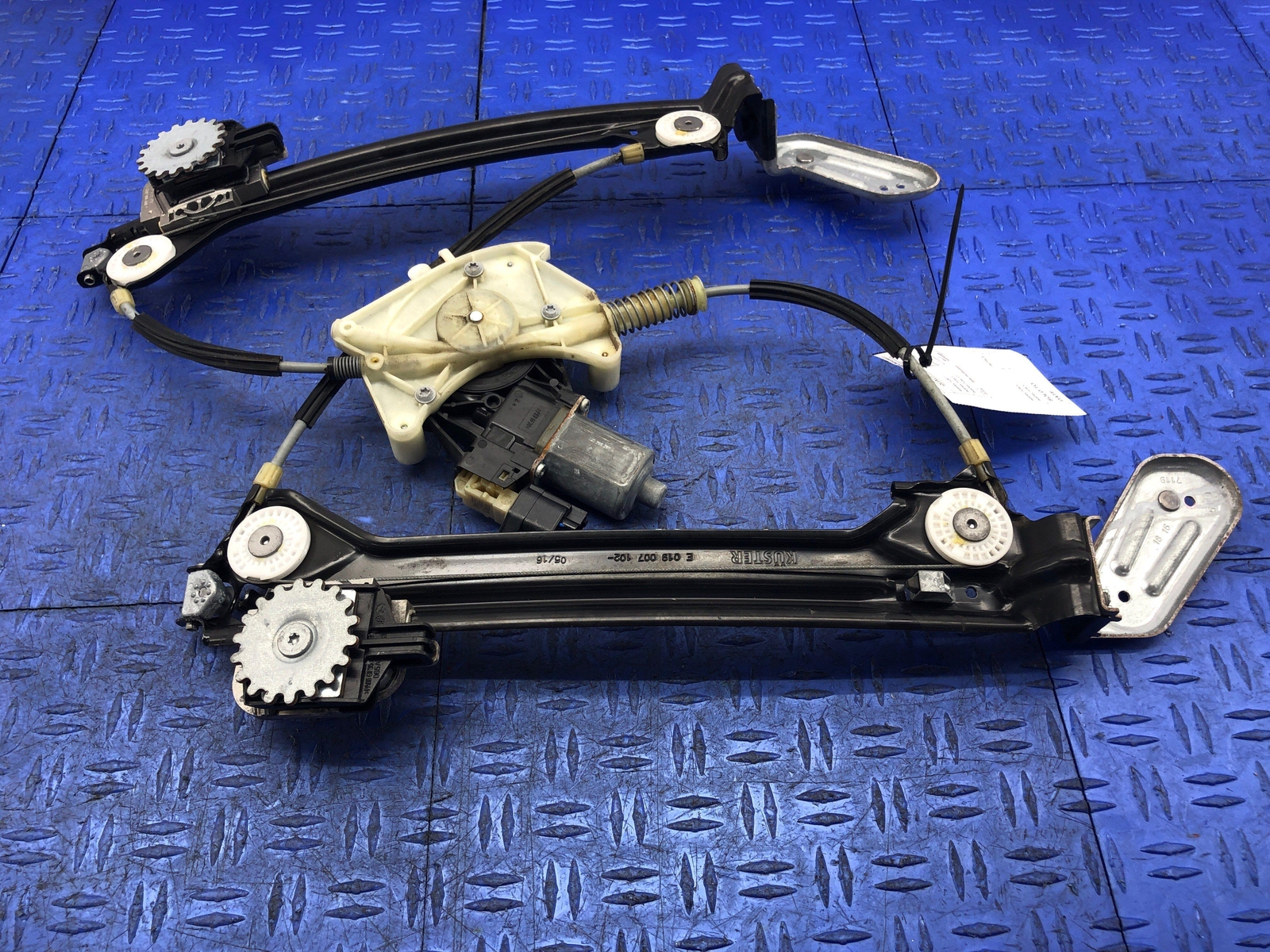 2014-2021 MASERATI GHIBLI REAR LEFT DOOR WINDOW GLASS REGULATOR W/MOTOR OEM 2017
