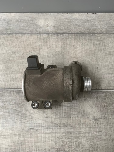 Original BMW F10 5er Zusatzwasserpumpe  760402708 7604027-08 7604027