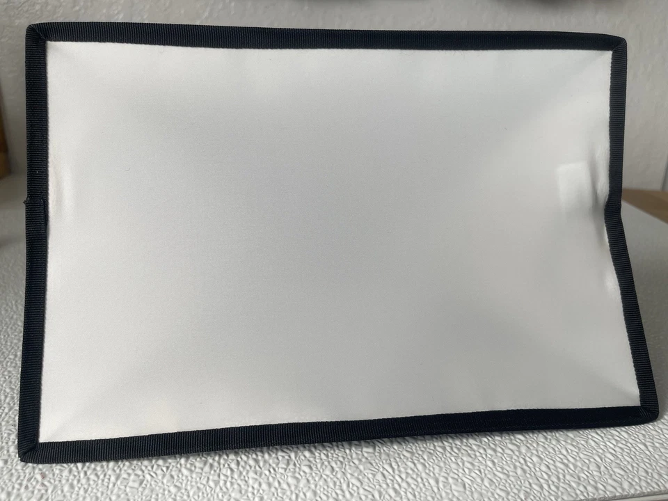 Insignia NE-DFD04 Camera Flash Diffuser - Image 2 of 4