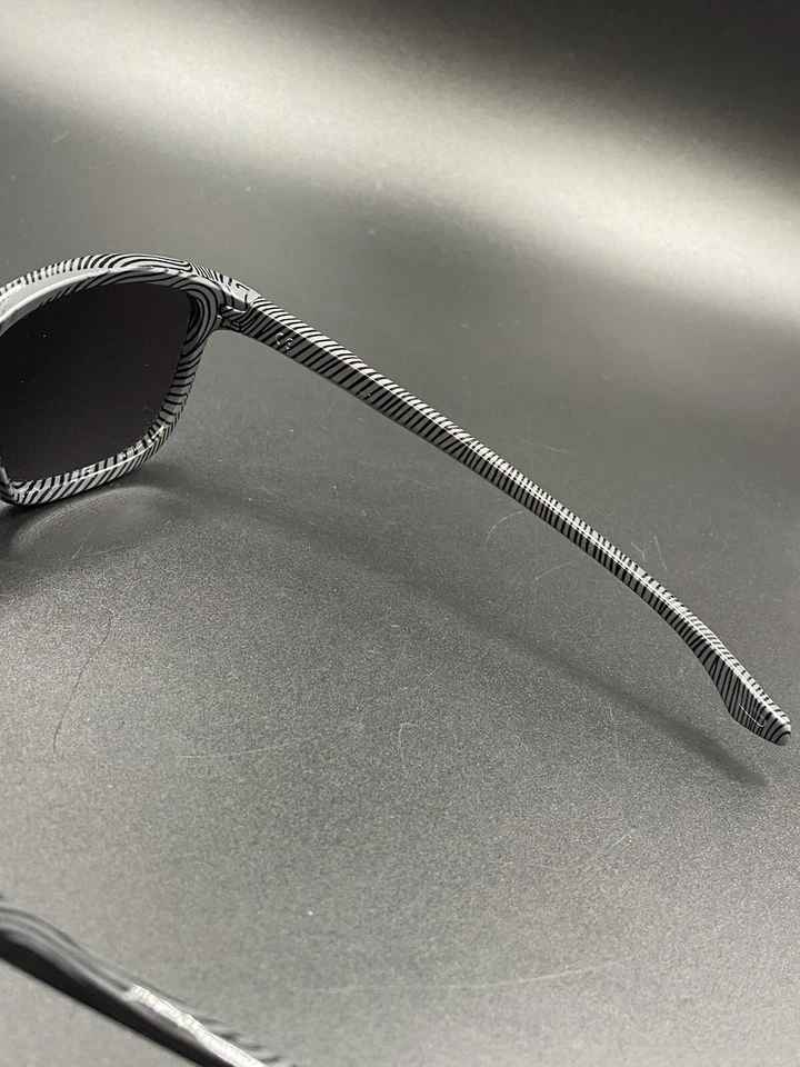 Oakley Enduro Huella Dactilar Pulida Blanco con Lentes Gris Nuevo Foto 4 de 4