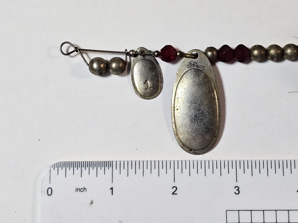 Señuelo giratorio en línea Bucktail de colección cabello atado a mano, doble hoja, envoltura roja, años 50 Foto 3 de 4