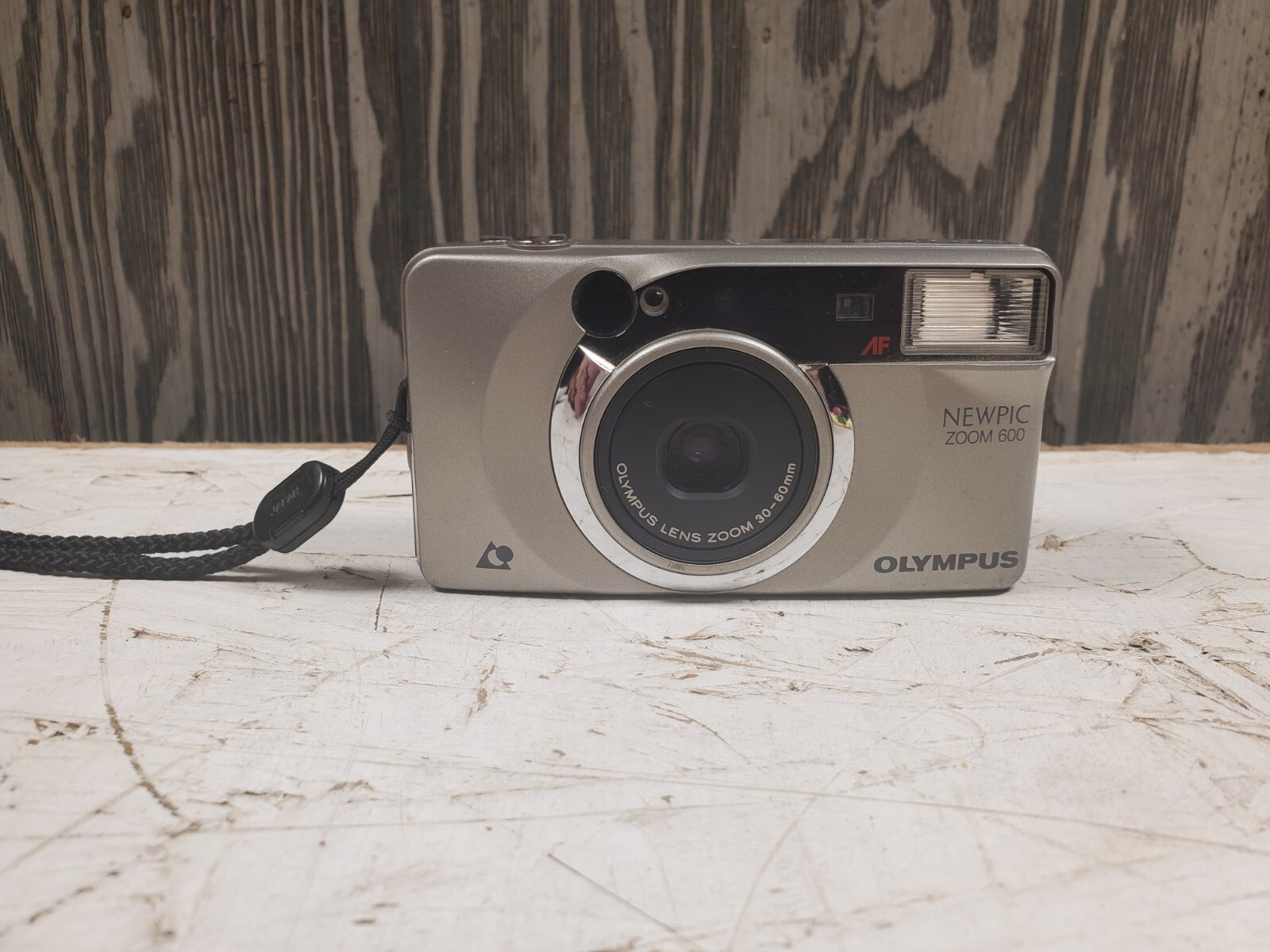 Olympus NEWPIC Zoom 600 Point & Shoot Film Camera 3060mm Zoom 35mm