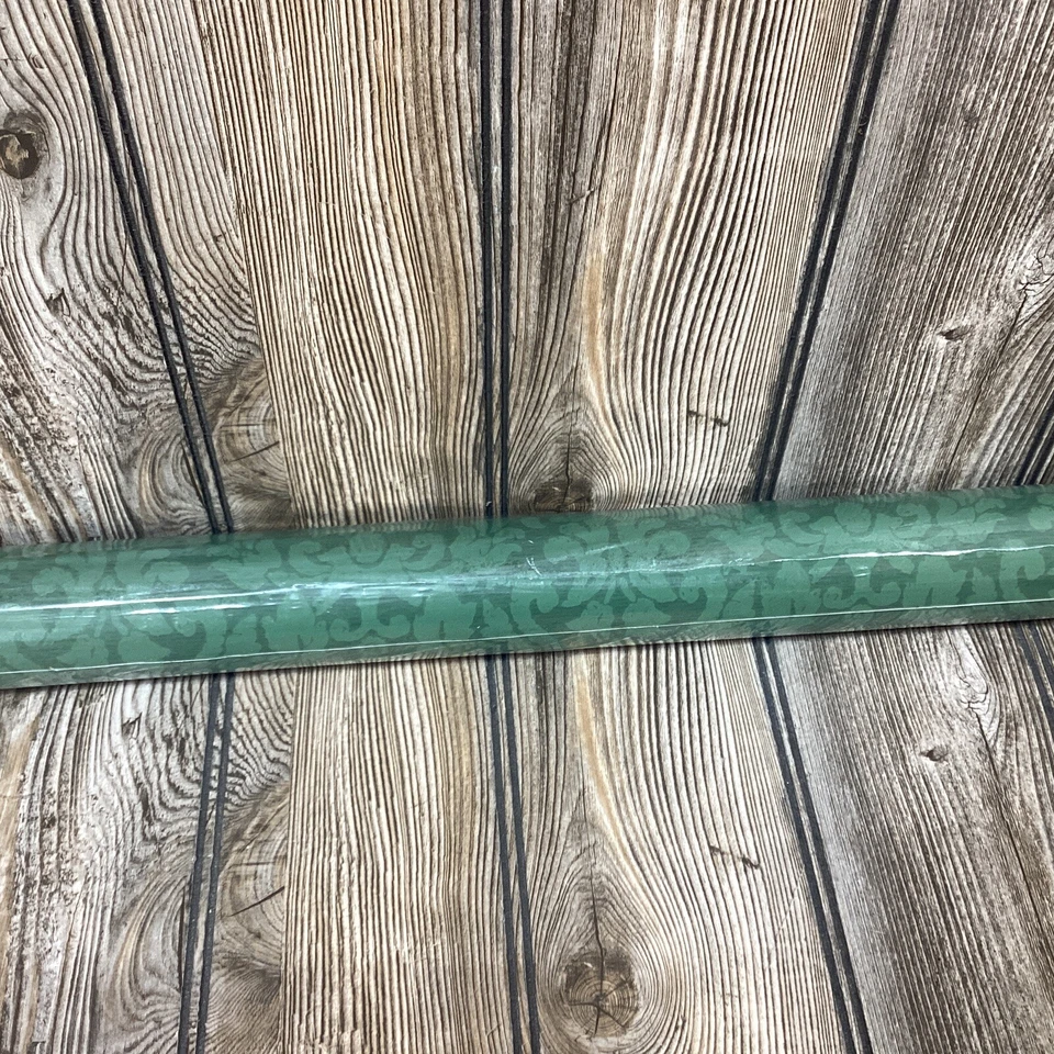 9 YARDS SCHUMACHER 516034 Medallion Leaf Green Wallpaper $450 Retail - Image 2 of 4