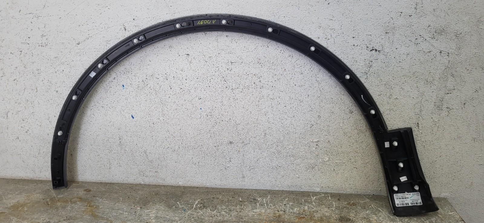 2021-2024 BENTLEY BENTAYGA FENDER FLARE PASSENGER SIDE FRONT USED OEM *DC9111