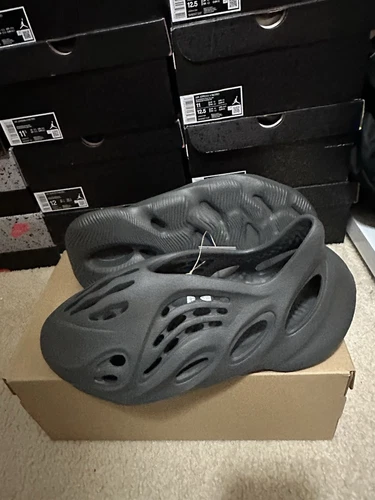 Adidas Yeezy Foam Runner Carbon IG5349 Uomo Taglia 10 Nuove Spedizione Veloce