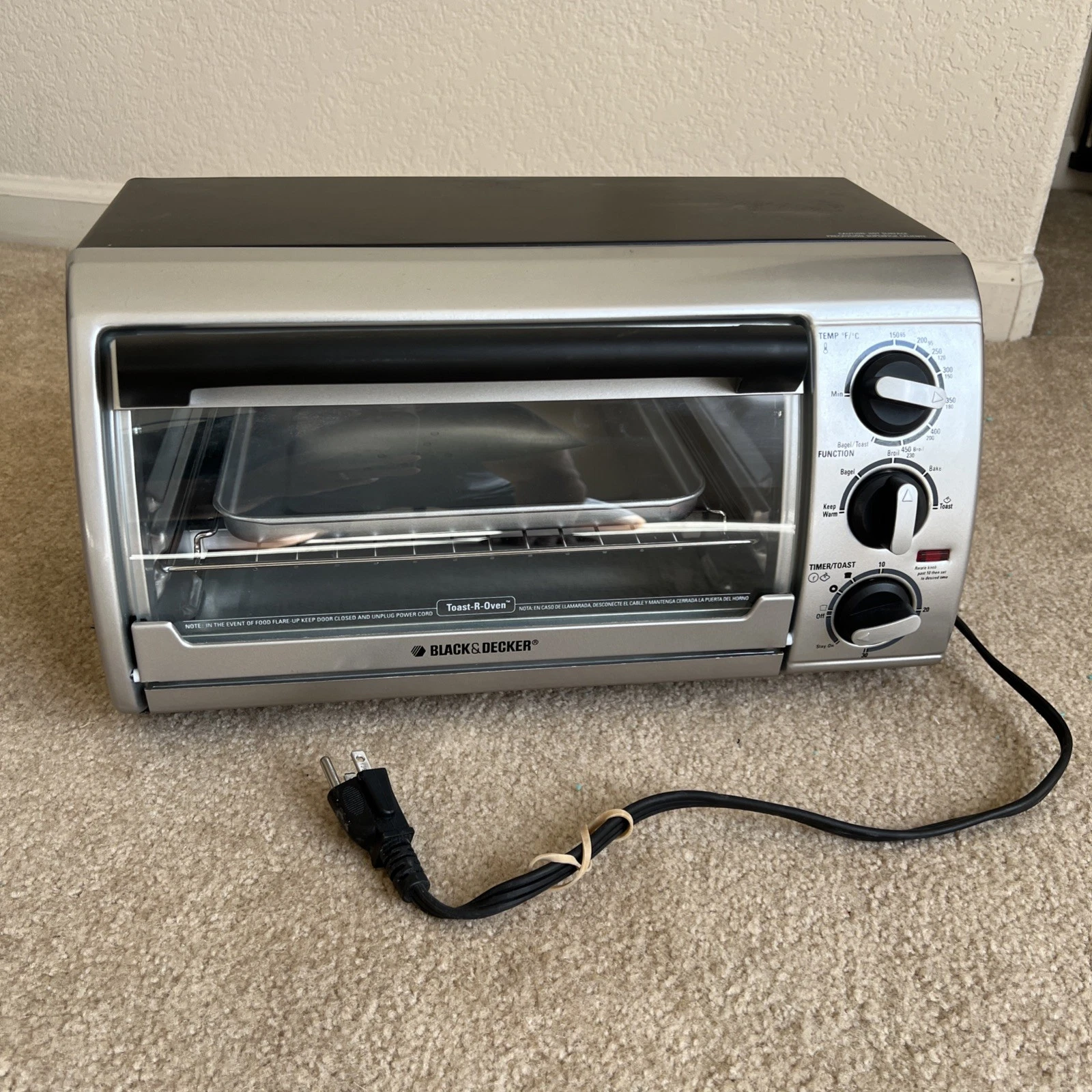 Black & Decker Toast-r-oven Model TRO480 BS - Open Box