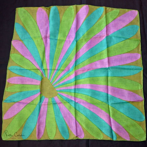 Vintage PIERRE CARDIN Jeunesse Blütenblatt Seidentuch