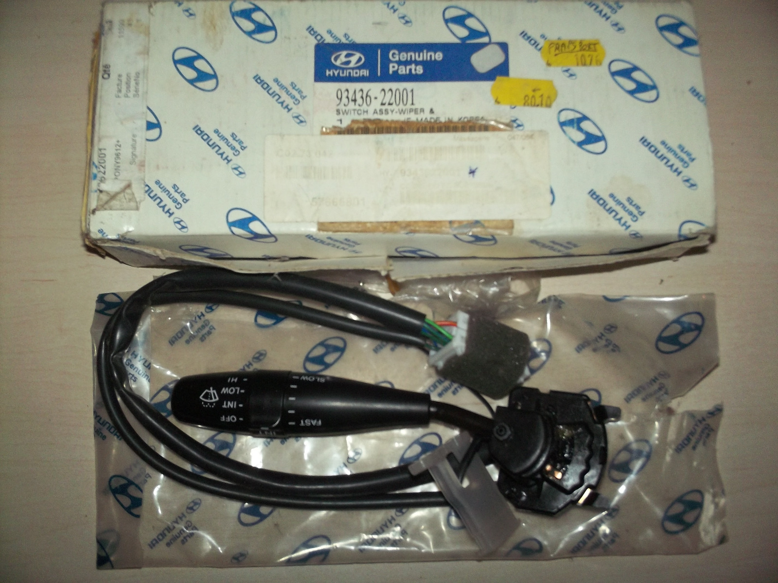Commodo essuie-glace Hyundai 93436-22001 pour réparer un levier de pare-brise défectueux