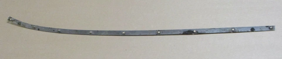 1955 1956 PACKARD CARIBBEAN CONVERTIBLE TOP WINDSHIELD GASKET RETAINER Foto 2 de 2