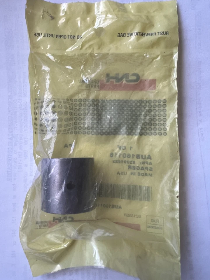 Espaciador Ford/New Holland AUB160116, husillo de plataforma cortacésped, nuevo en paquete original Foto 2 de 4