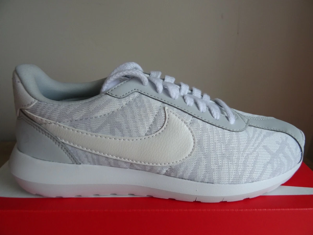 Nike sales 1000 shoes