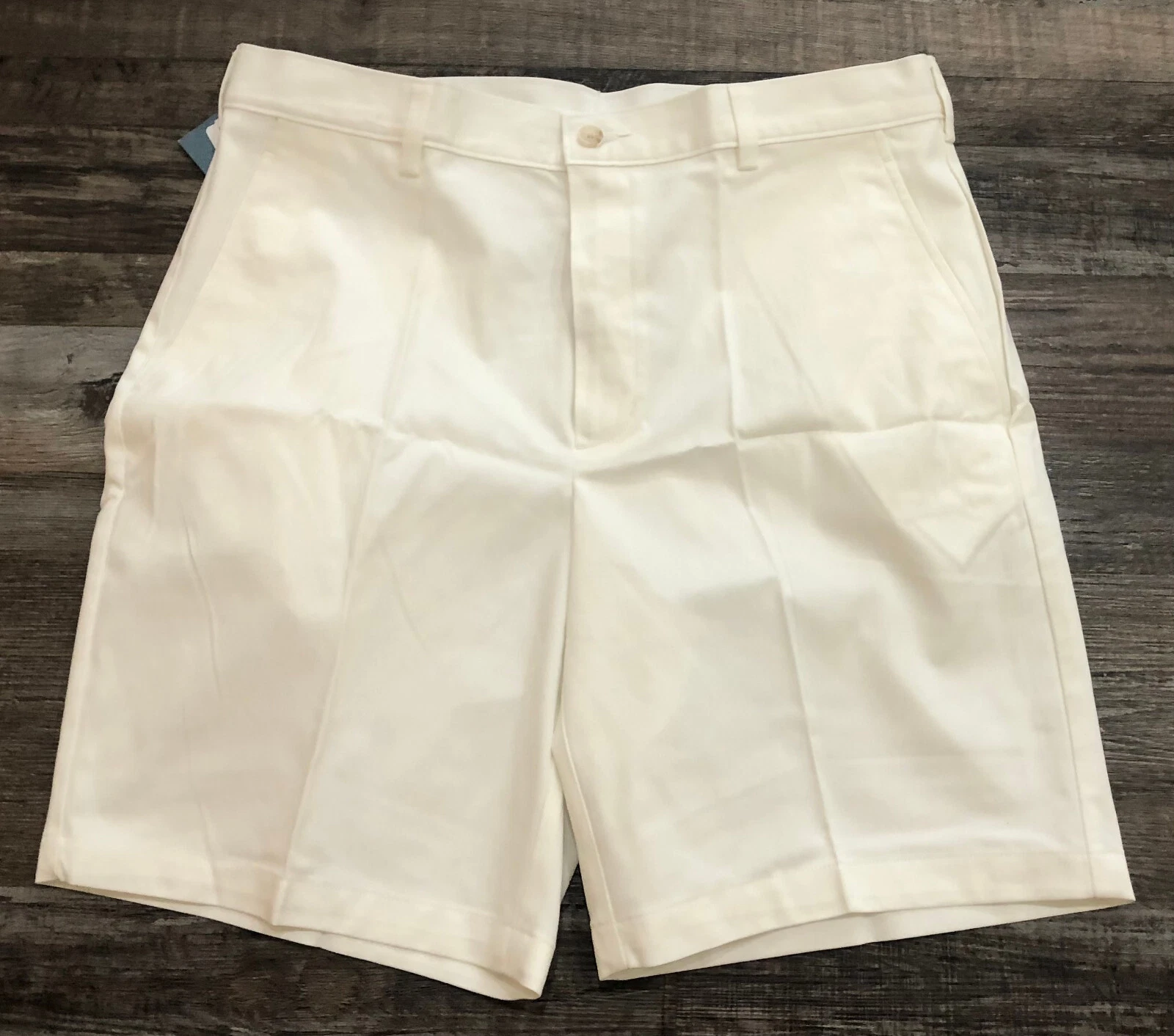 Jos A Bank Mens Size 34 White Stay Cool Casual Chino Shorts New with $90 Tags
Opens in a new window