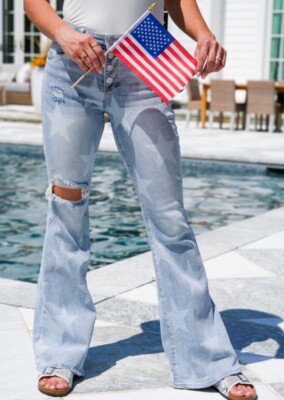 NWT Risen Mid Rise Star Print Americana Button Fly Light Wash Size 11 Stretchy