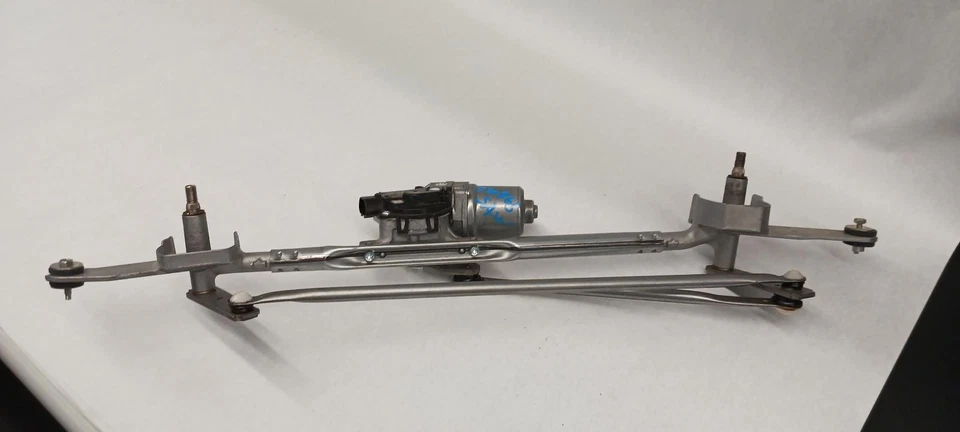 2022 CHEVROLET TRAVERSE Wiper Motor Front w/linkage OEM 18 19 20 21 22 - Image 2 of 4