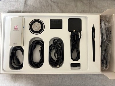 ジャンクWACOM cintiq pro DTH-1320 DTH1320_CintiqPro13_w_Packagin
