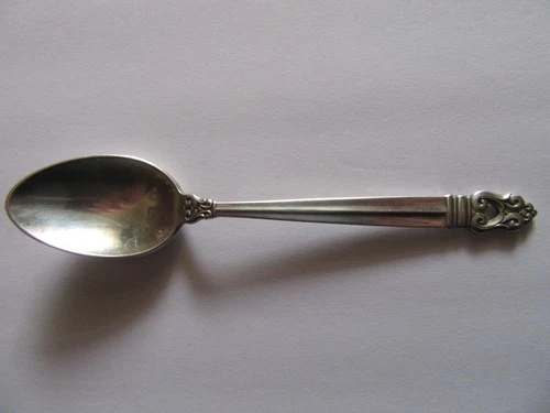 International Sterling Silver Royal Danish No Monogram 6" Tea Spoon 35 Grams