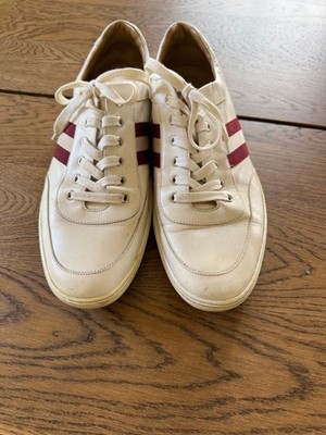 BALLY MENS WHITE LEATHER ''ORIANO'' SNEAKERS W/ RED STRIPES IN SIZE EU12/US13