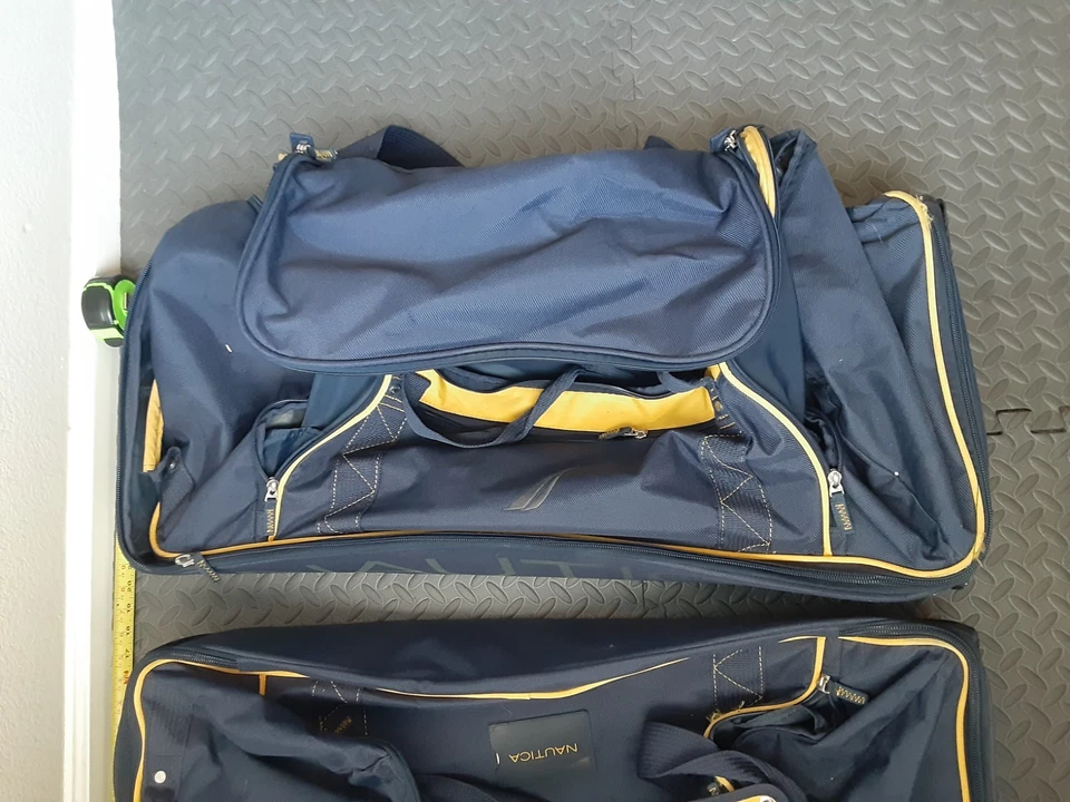 2 x Nautica Rolling Suitcase / Luggage / Travel Bag 36 inch tall - Image 4 of 4