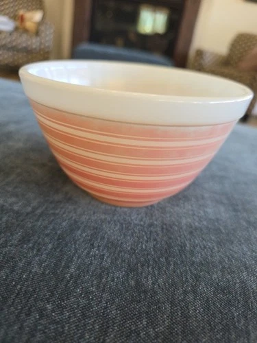 Vintage PYREX Pink Rainbow Stripes #401 1 1/2 Pint Mixing Bowl Ovenware