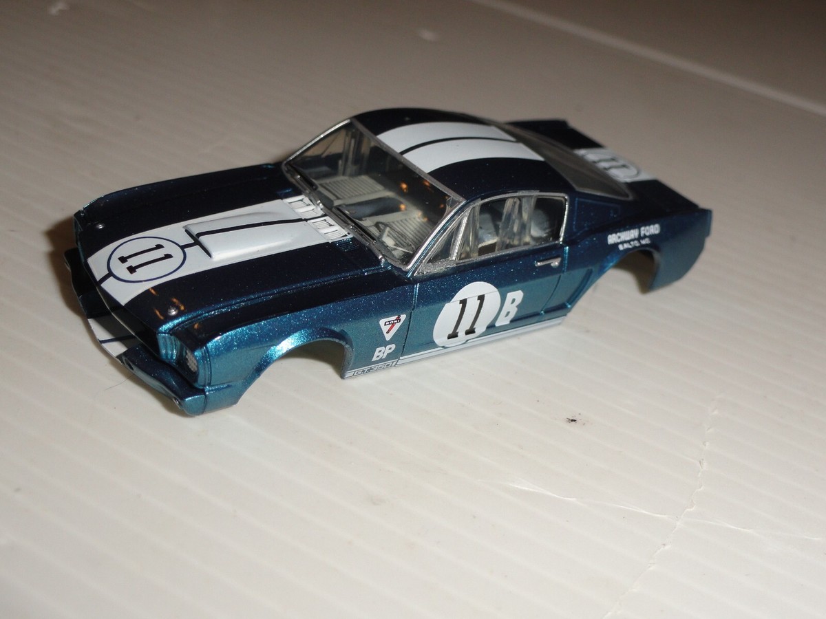 AFX Mega G+☆1965 Shelby Mustang GT350R☆ AFX 1965 Shelby Mustang GT350 White/Blue Mega G+ HO Slot Car
