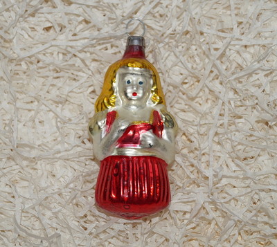 Alter Christbaumschmuck - Blondes Mädchen im roten Kleid um 1930  (# 6806)