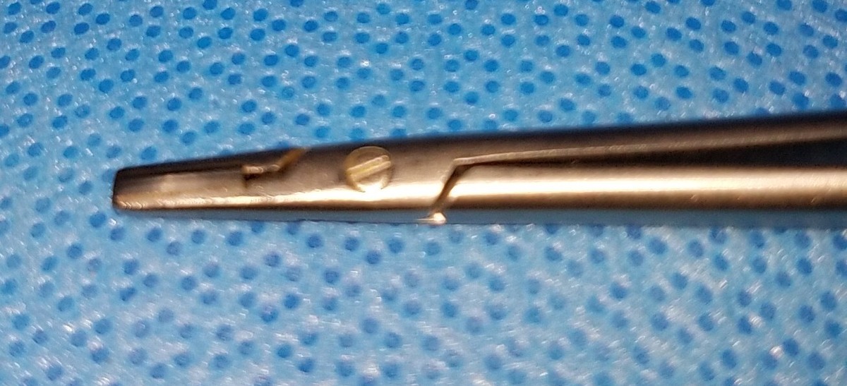 V. Mueller CH 2457 Vital Micro Needle Holder, Straight, 7 1/4