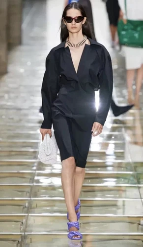 Abito trench Bottega Veneta Storm flap nuovo IT 42 UK 10 colore nero