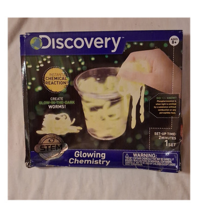 Discovery Glowing Chemistry STEM Kit Glow-in-the-Dark Worms Ages 8+ Set