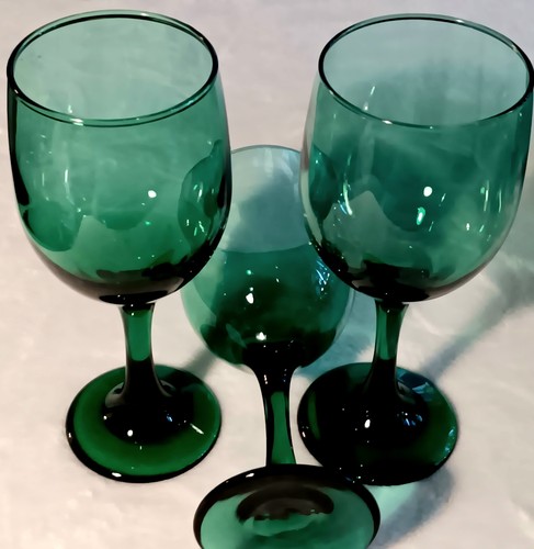 Libbey Green Stem Wine Glasses Premier Emerald 12oz. - 7 1/8" Tall - Set of 8 - Picture 13 of 15