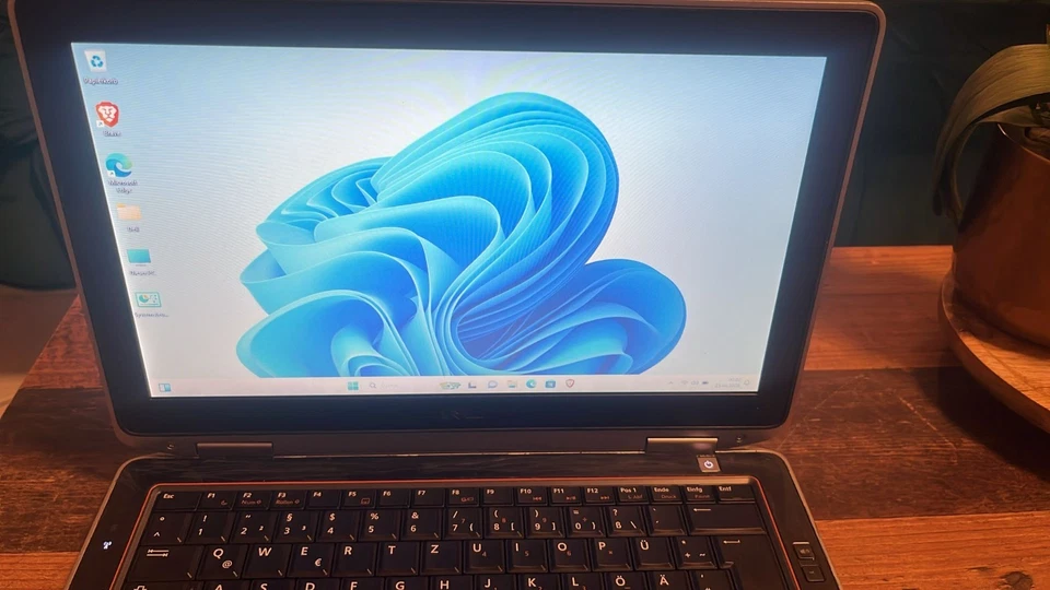 Dell Latitude E6320 · i5-2520M · 8GB · 128GB, Foto 2 von 5