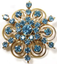 Brooch VTG Light Sky Blue Rhinestone Starburst Flower Gold Tone Prong D1534