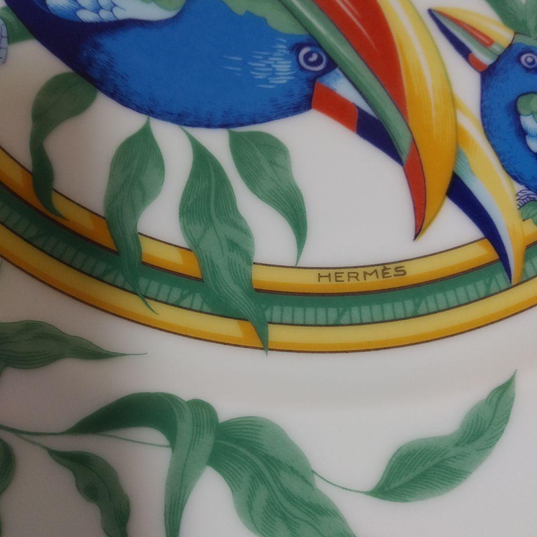 Hermes Toucan Dinner Plate 27 cm green porcelain bird Hermes Toucan Dinner Plate 27 cm green porcelain bird