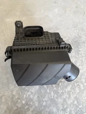 2019 - 2021 HYUNDAI VELOSTER AIR CLEANER FILTER BOX HOUSING PN: 28110j3750