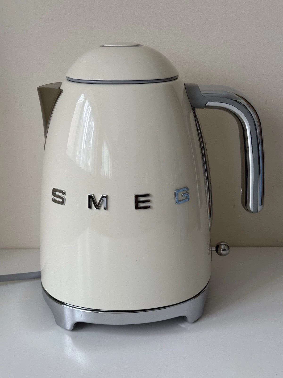 SMEG 50's Style Retro Kettle 1.7L Rapid BoiL Stainless Steel KLF03CRUK Cream