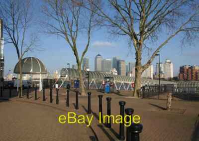 Photo 6x4 Approaching Greenland Pier Poplar Nearing [[2394409]], with a m c2011