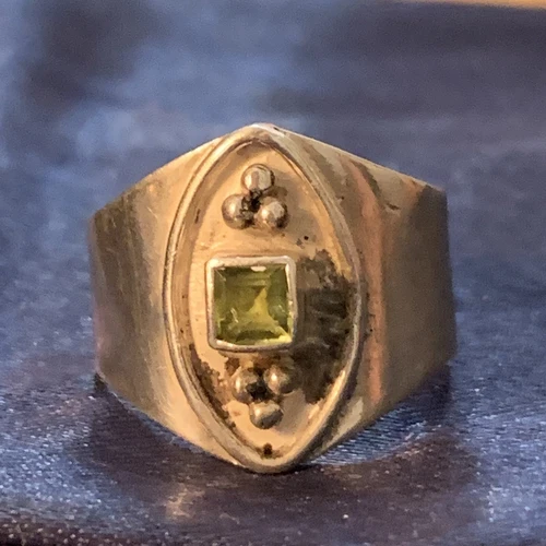 VTG 925 ARTISAN CRAFTED STERLING SILVER MODERNIST PERIDOT SQUARE BEAD BAND BALI